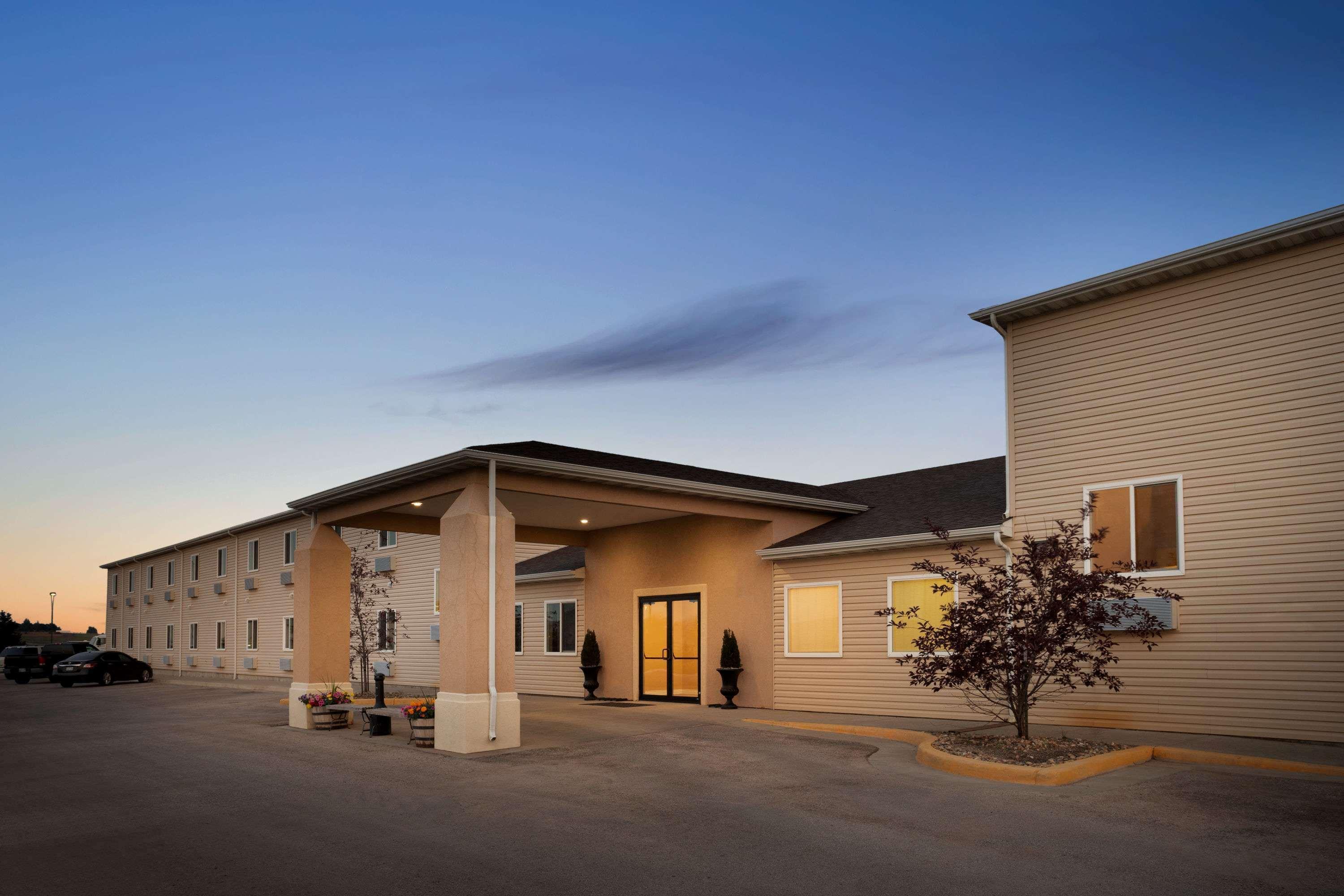 Travelodge By Wyndham Gillette Exterior photo
