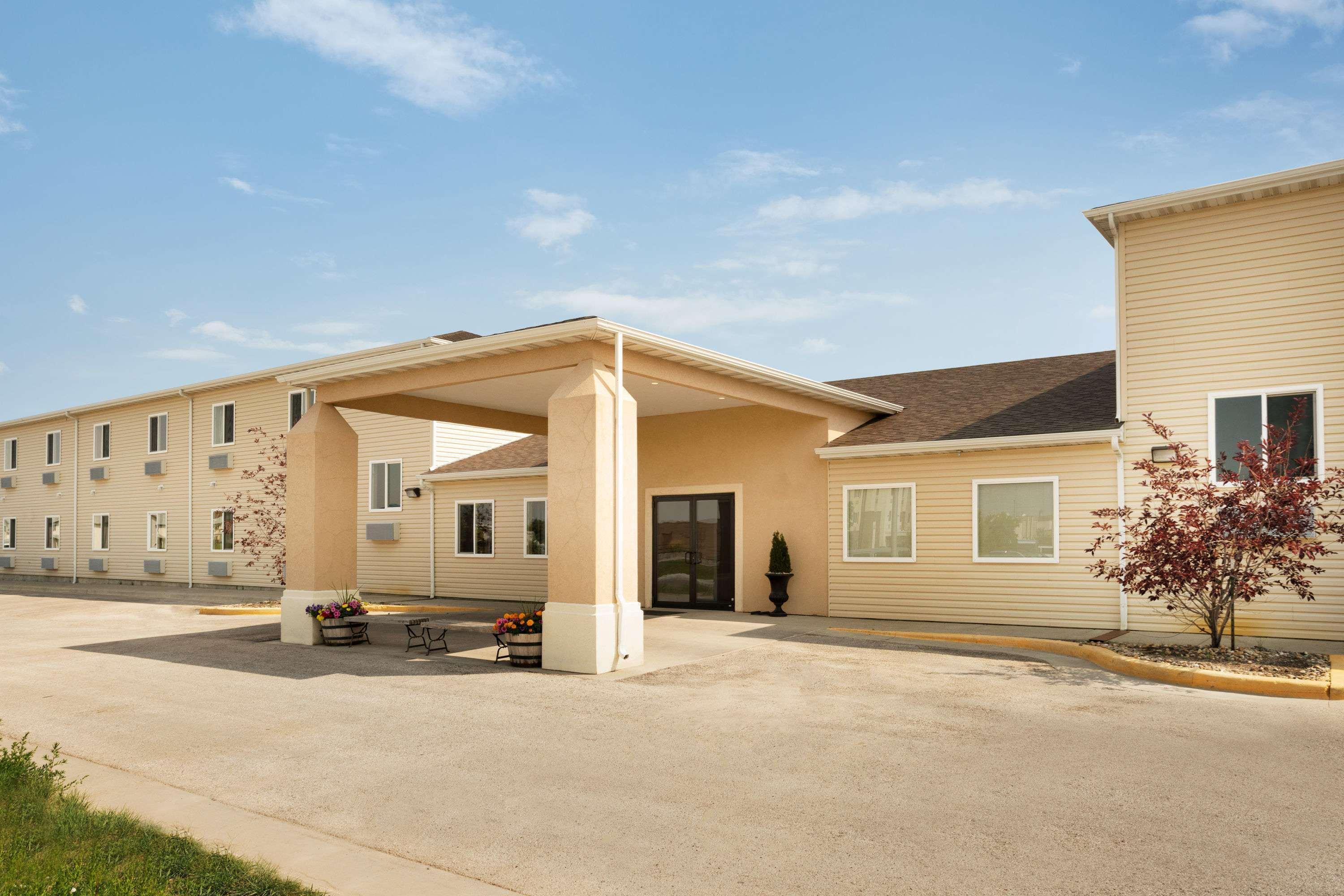 Travelodge By Wyndham Gillette Exterior photo